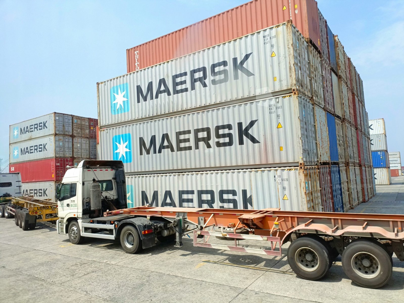 portcalls-asia-JZ0IIWzB52c-unsplash